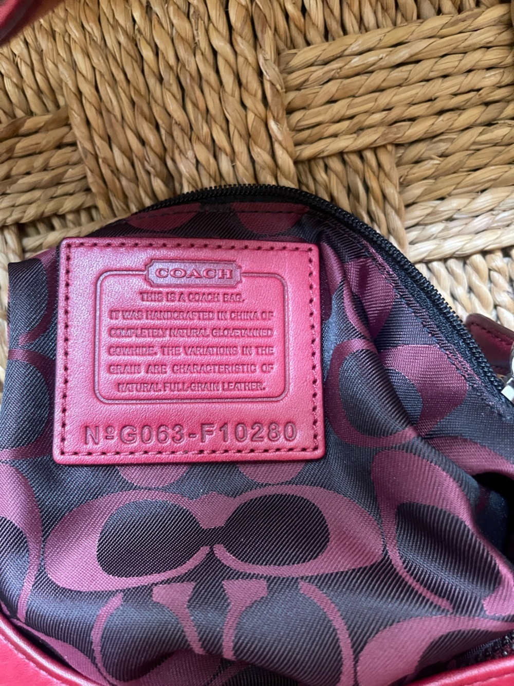 Vintage Red Coach Hampton with Tassel - Picture 2 of 9